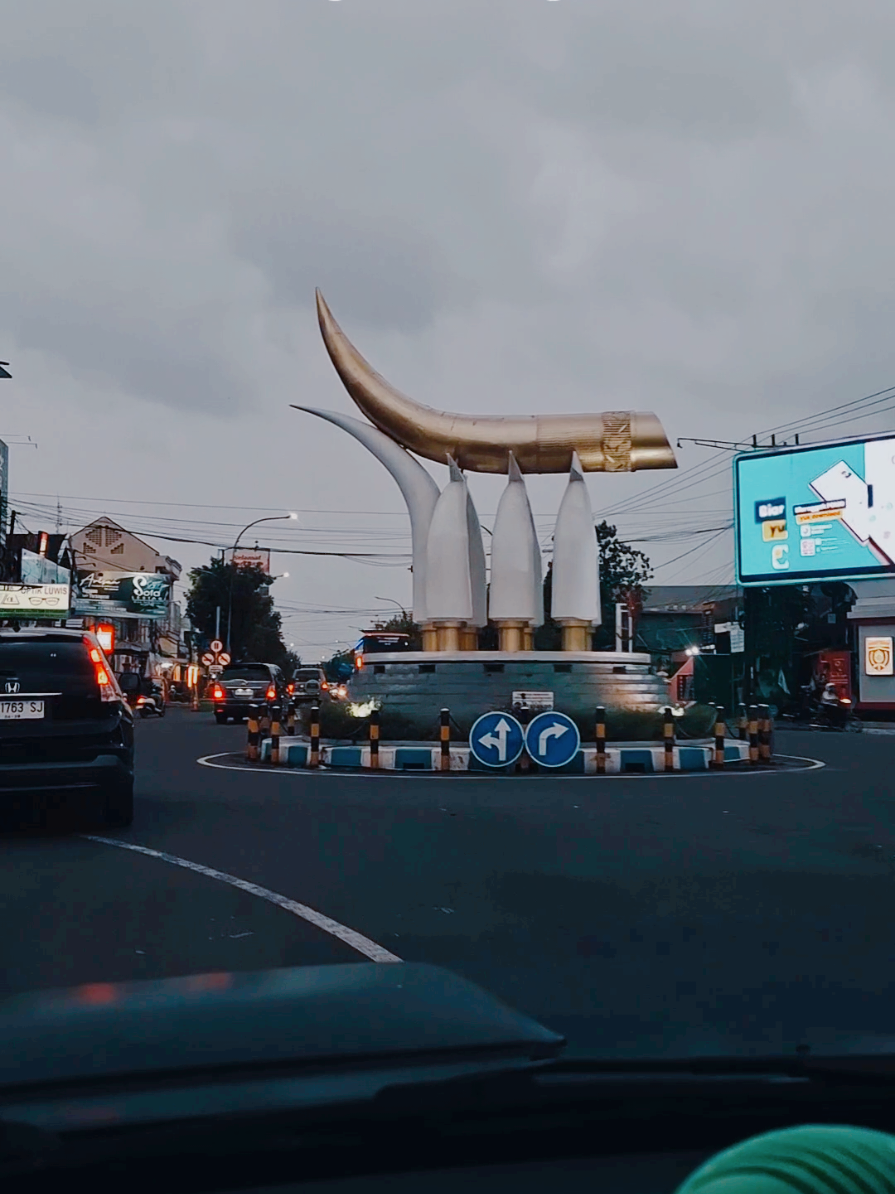 Neng ngawi aku teko nagih janji. #ngawi_ramah #ngawinagihjanji #dc #dcproduction #denycaknan #soundviral #fyp #fypp #fyppp #fypシ゚viral #viraltiktok #viral 