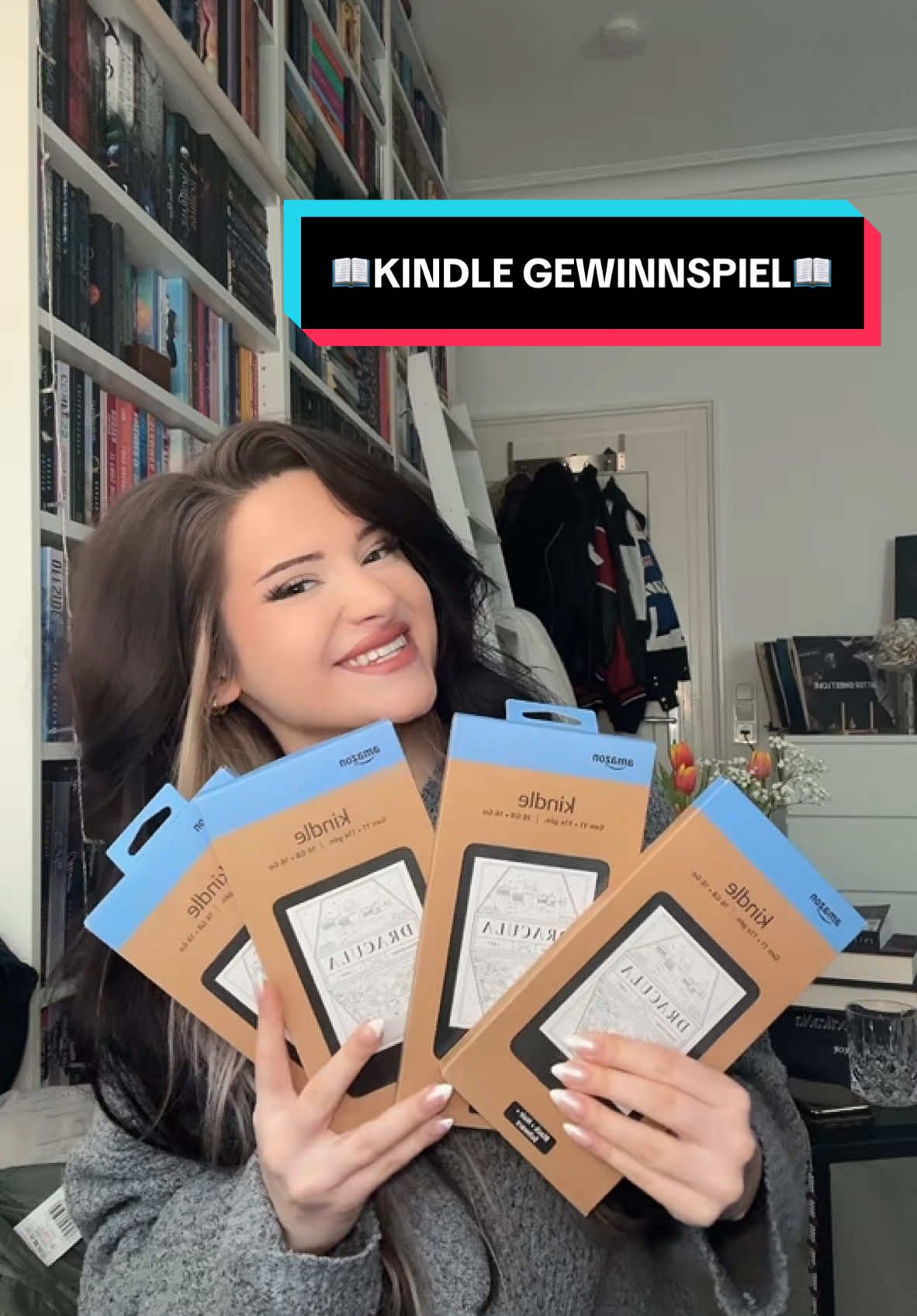 📖🌟GEWINNSPIEL☀️📖  Eure Nachfrage nach einem weiteren Kindle Gewinnspiel war RIESIG!! Und sa wusste ich..ES WIRD ZEIT FÜR EIN WEITERES🤭🌷💫  Was ihr tun solltet um ein Kindle gewinnen zu können.. Teilnahmebedingungen: 📖Folge mir @itsjessamess  📖Like diesen Beitrag 📖Kommentiere welches Buch du als erstes auf deinem neuen Kindle lesen würdest. Markiere eine/n Freund/inn der/die sich auch über den Gewinn freuen würde. Für einen extra Push: 📖Support!! Ich sehe all meine aktiven Supporter👀 Das Gewinnspiel beginnt heute den 02.02.2025 und endet am 09.02.2025 um 23:59Uhr. Daraufhin wird der/die Gewinner/in von meinem offiziellen Account @itsjessamess angeschrieben. Das Gewinnspiel wird in keiner Weise von Amazon/Instagram oder TikTok gesponstert, unterstützt oder organisiert. Die übertragenen Daten werden ausschließlich für den Versand dieses Gewinnspiels verwendet und anschließend gelöscht. Eine Auszahlung des Gewinns, z.B. in bar, in Sachwerten o. die Übertragung auf andere Personen ist nicht möglich. Der/die Gewinner/in wird aufgefordert, die Annahme des Gewinns zu bestätigen. Wird die Annahme des Gewinns nicht innerhalb 24 Stunden bestätigt, verfällt der Gewinn und es muss neu ausgelost werden. Teilnahme aus Deutschland, Österreich und der Schweiz. Beim Verlust oder bei einem Schaden des Pakets, während dem Versand kann der Versender nicht dafür haften. Eine erneute Versendung wird nicht stattfinden können.  ICH WUNSCHE EUCH ALLEN GANZ VIEL GLÜCK!!🥹🫂📖🌷💫 #BookTok#itsjessamess#gewinnspiel#jessgewinnspiel#büchergewinnspiel#kindleunlimited#booksbooksbooks#booksbooks#bücherwurm#bookworm#bücherliebe#booknerd#itsjessamessbooklover