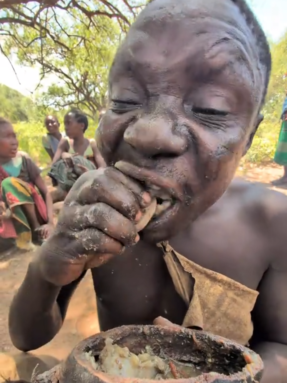 it's,, incredible Lunch food😋🤩 Very Delicious 😋 Family Hadza tribe Eating Together their nutrition.