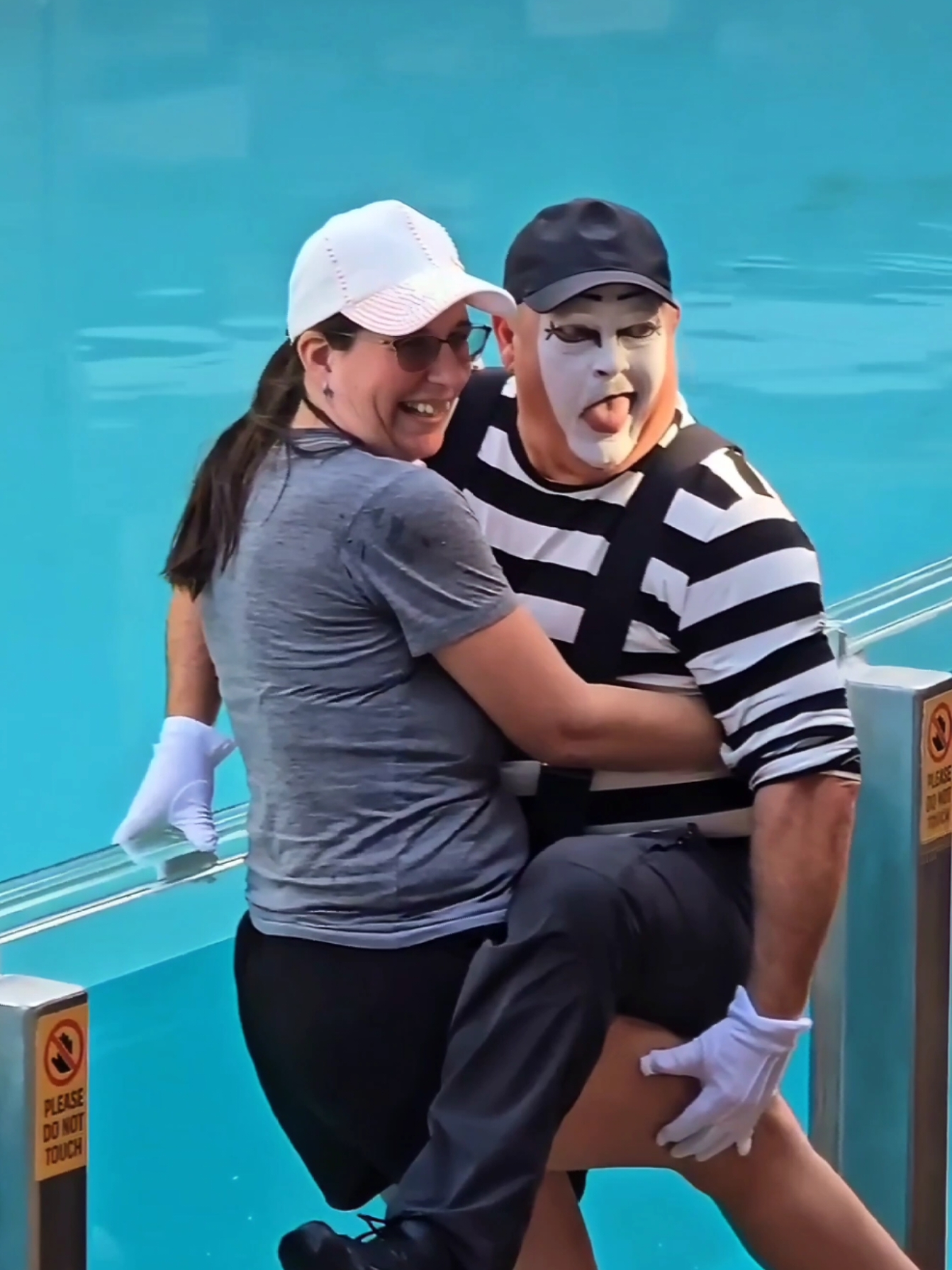 Soo Funny #bestoftom #hilarious #mime #tomthemime #tom #seaworldmime #tomtheseaworldmime #totanthemime #vairal #vairalvideo #funny #funnyvideos #fyp #foryou #foryoupage 