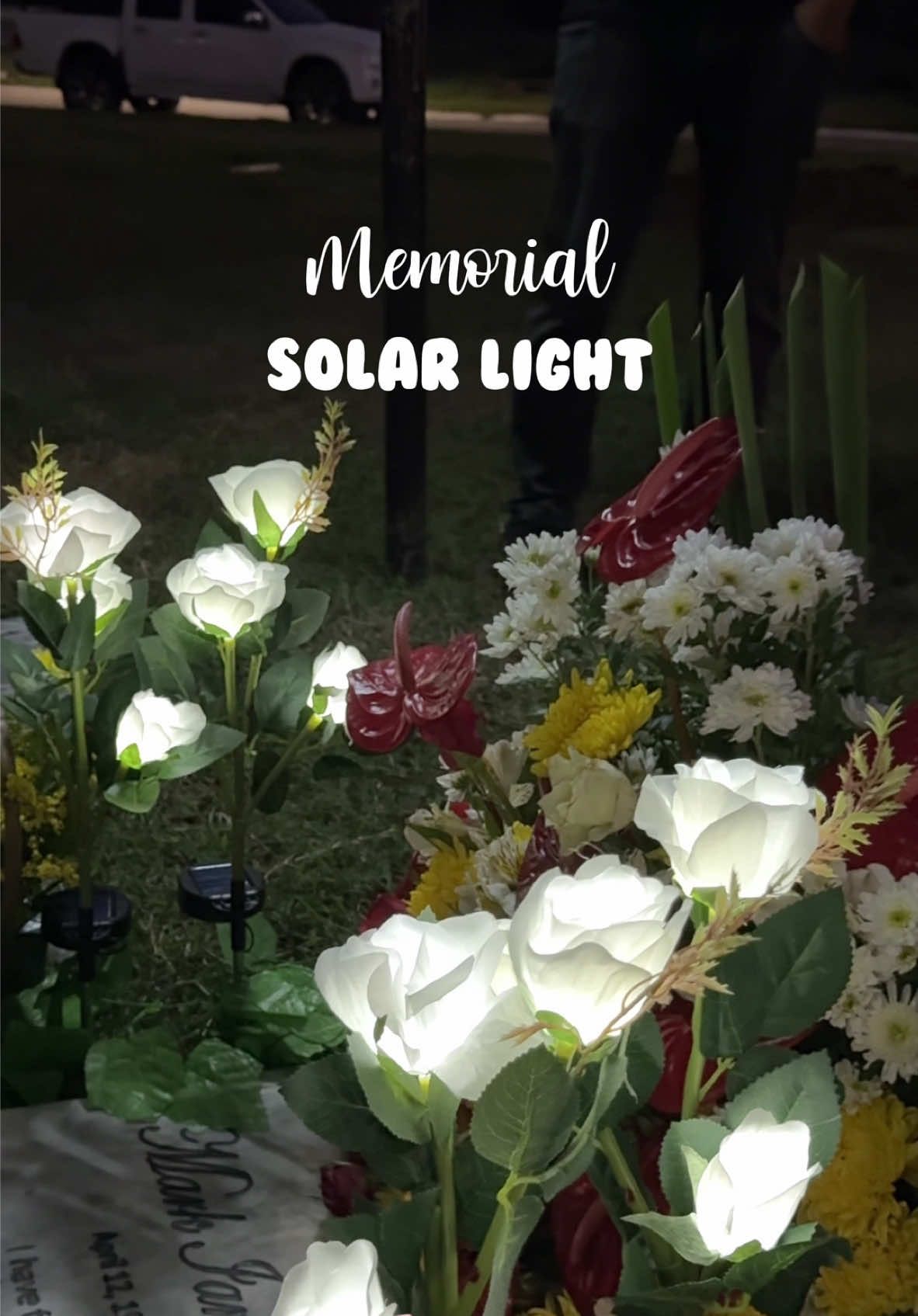 Make your loved ones smile from up above with this Solar light. #memorialsolarlight #flowersolarlight #solarlight 