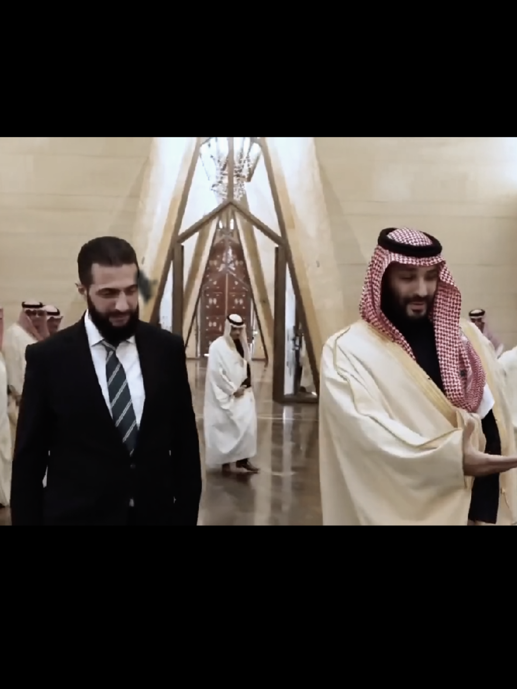 لقاء الأساطير ولي العهد محمد بن سلمان وا احمد الشرع #الجمهورية_السورية_الحرة #أحمد_الشرع #الفاتح #أسد_السنة #الحر #القيادة_احمد_الشرع_١٤٤٦هـ #ولي_العهد_محمد_بن_سلمان #الجمهورية_العربية_السعودية 