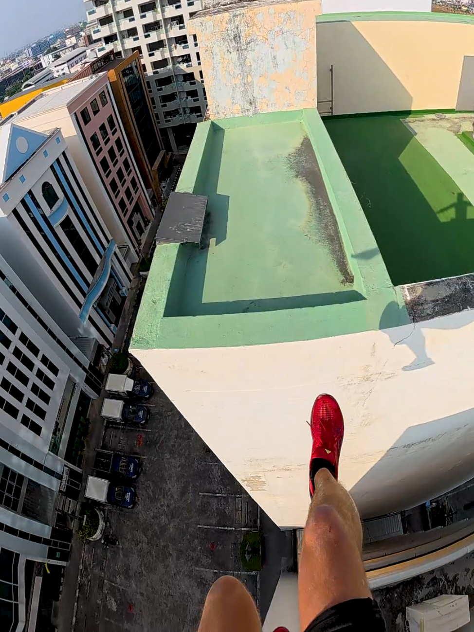 Bangkok Rooftop Obstacle Course 🇹🇭 #parkourpov #parkour #DJIOsmoAction5Pro #DJI @dji_official 