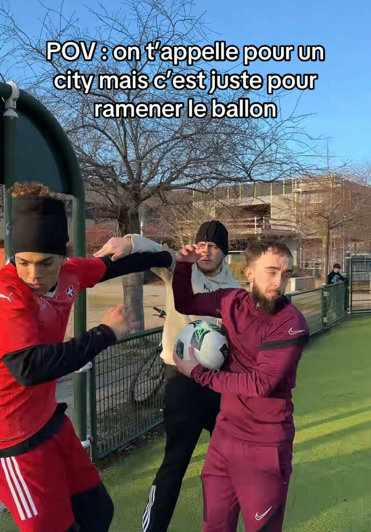 y’en a toujours un on le hagar comme ça le pauvre… 😂😂