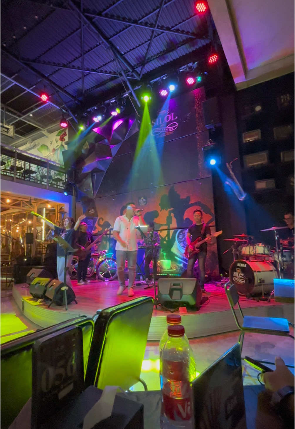 salah satu cafe rekomended di jogja yg ada konser musik nya.. 📍silol cafe  #fyp #cafe #yogyakarta #silolcafejogja #jogja #jogjaistimewa  #malioboro #wisatajogja #jogja24jam #fyppppppppppppppppppppppp  