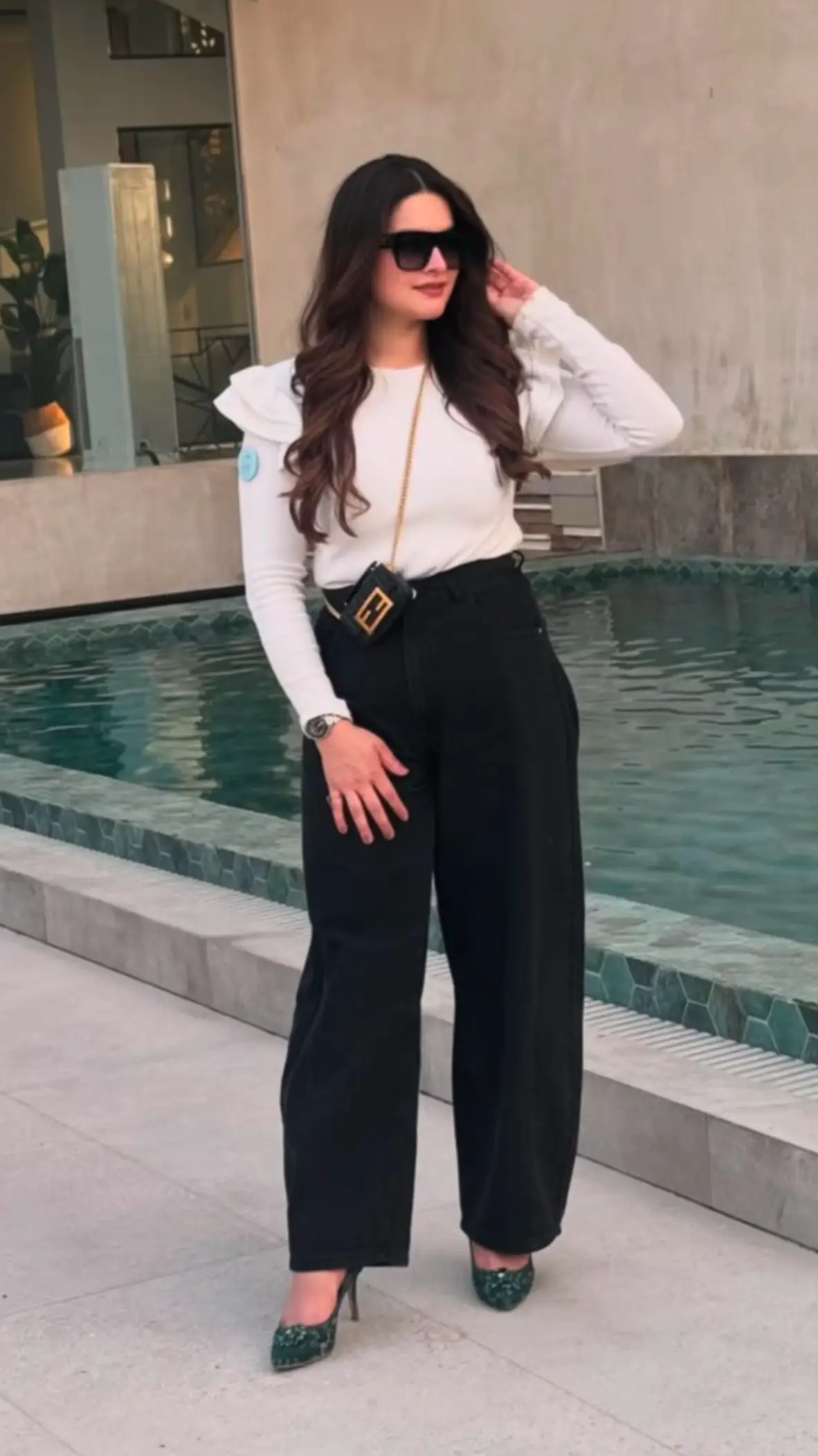 Pretty girl with the perfect outfit! Minal Khan is killing it 🤍🔥🥰 #minalkhan #pakistanicelebrities #lollywood #fyp #fyppp #1millionaudition 