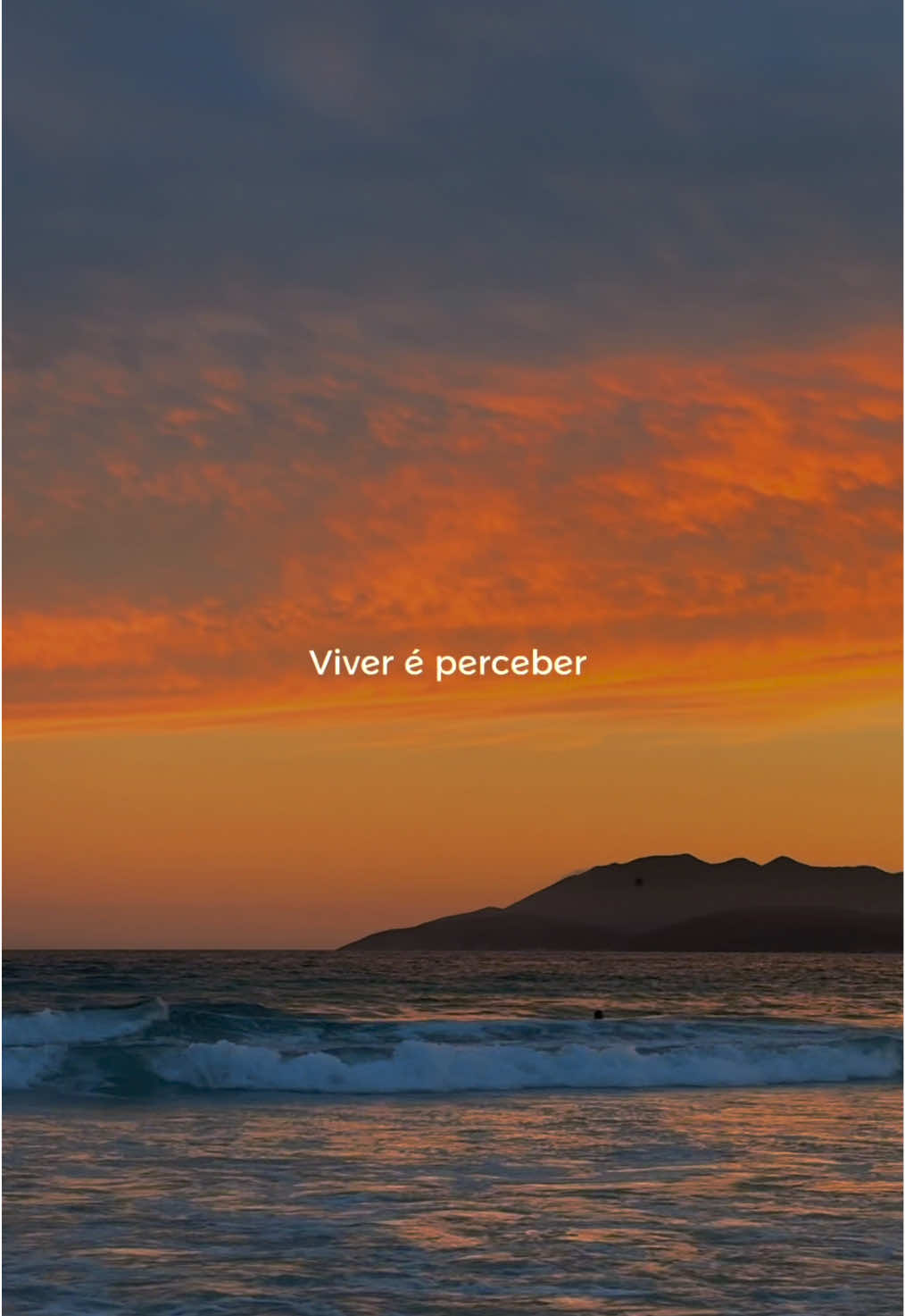 Sobre perceber a vida e estar presente. . . . . . #desacelerar #vida #life #riodejaneiro #itatiaia #cabofrio #búzios #barradatijuca #presente #filmmaker #consciência #vidaconsciente #despertar #sentir #mindfulness #natureza #bepresent #slowdown #liveinthemoment #naturevibes #momentsoflife #consciousliving #livefully #reels #Vlog #cinematicvideo #botafogo #rj #mar 