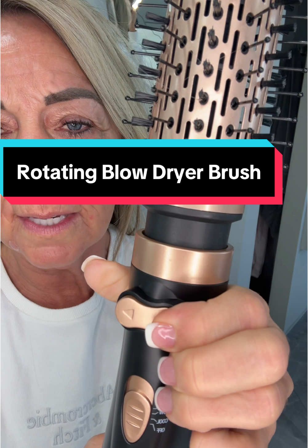 Clearance Sale Dailylife Rotating Spin BlowDryer Brush. #lightweight #blowdry #rotating #brush #style #easy #dailylifehacks #dailylife