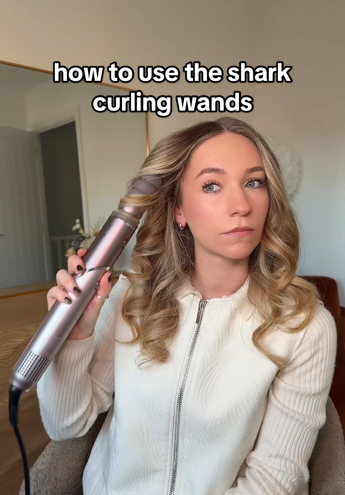 Replying to @saharakbari how to use the shark curling wands! #sharkflexfusion #curlingwand #hairtutorial #hairtips #chloeswiftstylist 