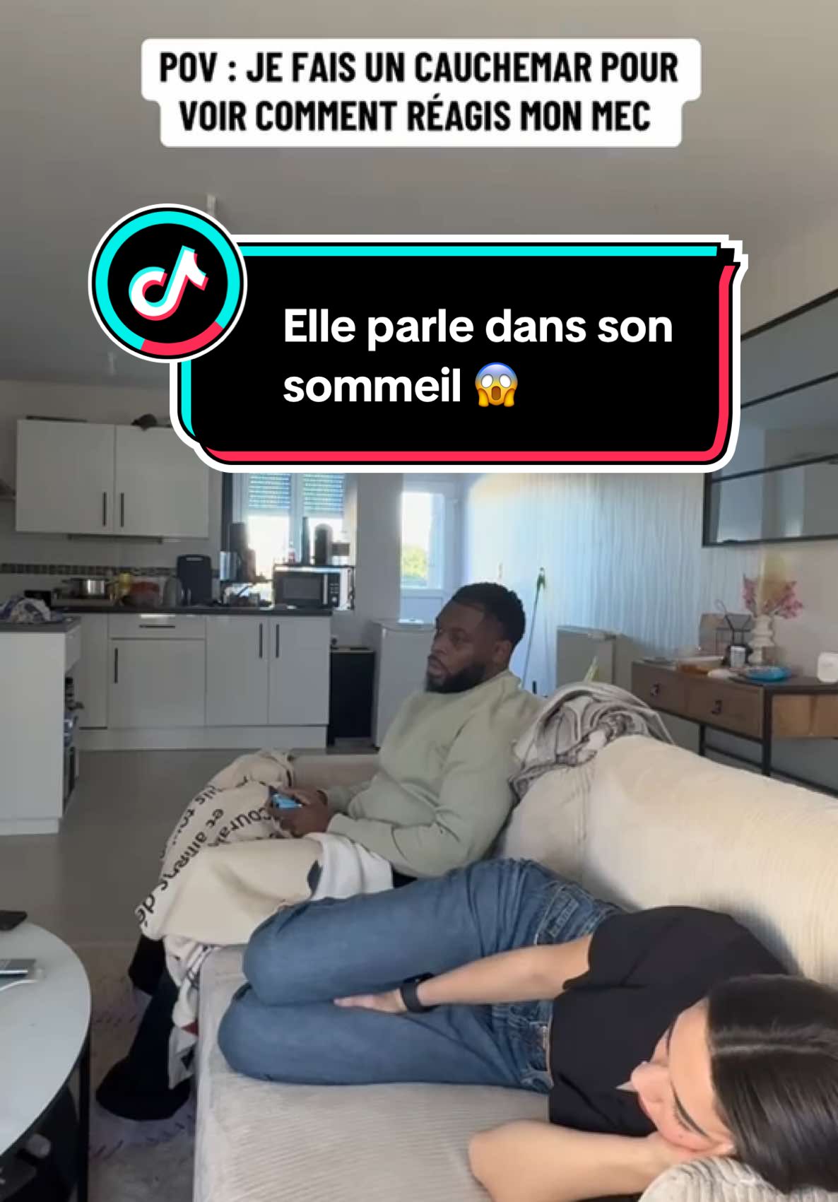 Je lui fais croire que je fais un cauchemar 😴 #pourtoi #couple #prank #fyp #couplescomedy #Relationship #xyzbca #definisnous #tiktokfrance🇨🇵 