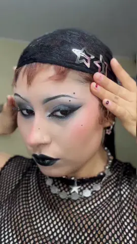 Aquí tienes una idea de maquillaje para ir de RAVE🕶️🪩 #MaquillajeRave #MakeupForRaves #RaveMakeup #FestivalVibes #NeonMakeup #CreativeMakeup #ArtisticMakeup #GlowUp #UVMakeup #PsychedelicMakeup #EDCMakeup #RaveLooks #NeonVibes #GlitterMakeup #TechnoBeauty #MakeupInspo #MakeupArtist #MUA #ViralMakeup