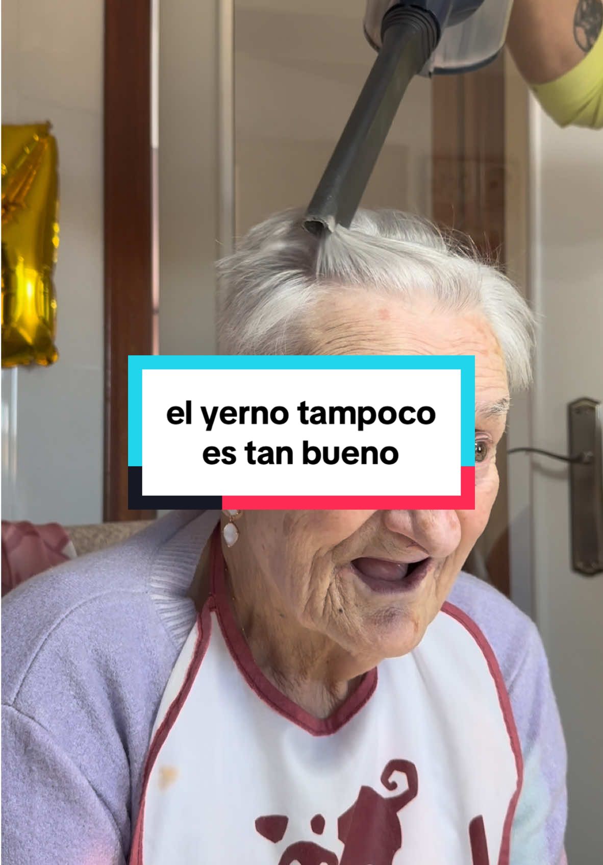 el yerno tampoco parece ser tan bueno... también le hace trastadas 🤣🤣 #teresalapelaya #pelaya #abuelasdetiktok #abuela #humor #risas #ancianos 