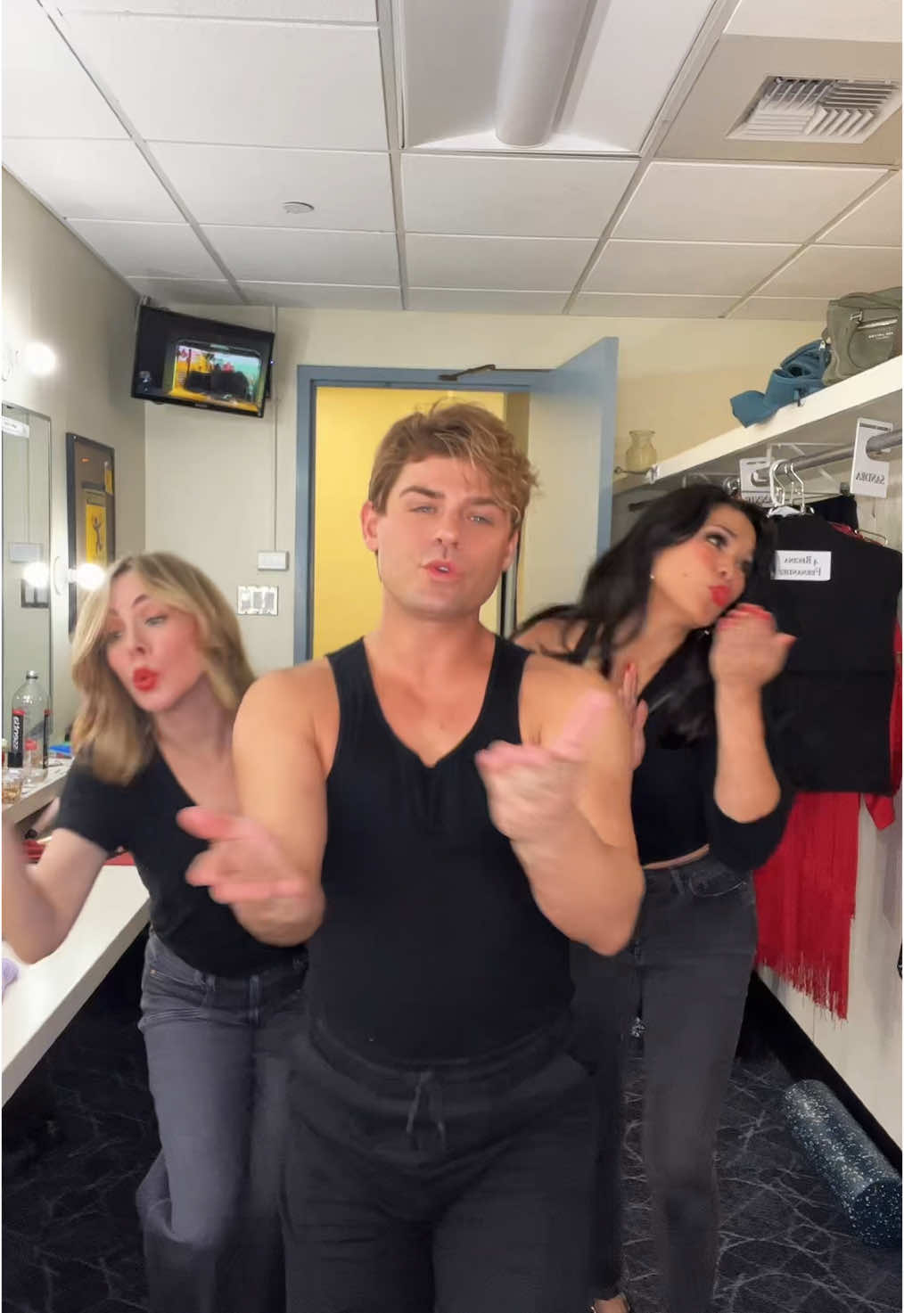 Back stage at The Play That Goes Wrong (we run till Feb 16 at La Mirada)   a with my girls @user8396411334603  @Regina Fernandez 
