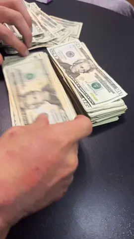 #LIVEhighlights #TikTokLIVE #LIVE  billete de 20 dolares busca billete con estrella en 4 mil dolares 