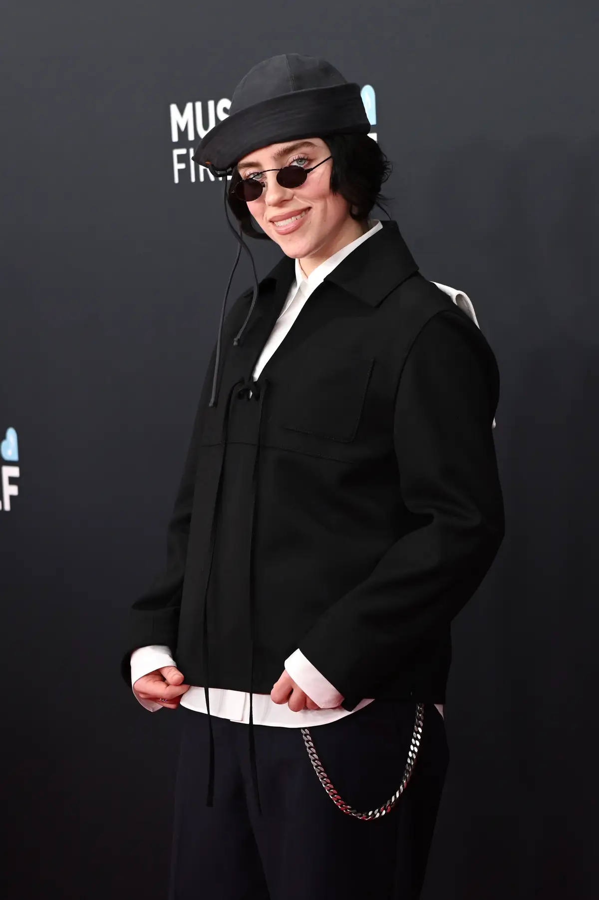 And I don't know what I'm crying for, I don't think I could love you more 🖤 Billie Eilish has arrived at the 2025 GRAMMYS. 📸: Getty  