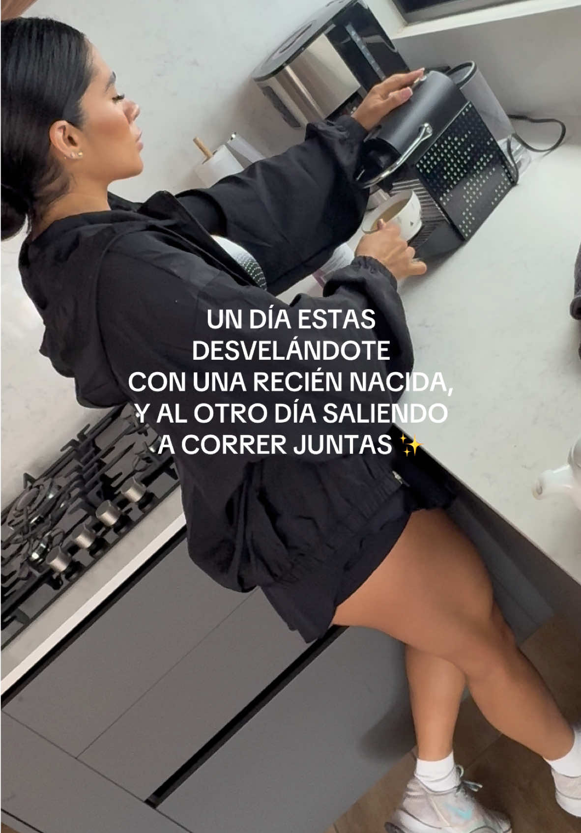 👩🏽👧🏽 #nostalgia #pelinegra #badbunny #mamaehija #run #cafe 