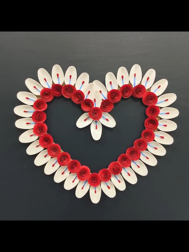Reusing waste plastic spoons heart shaped craft