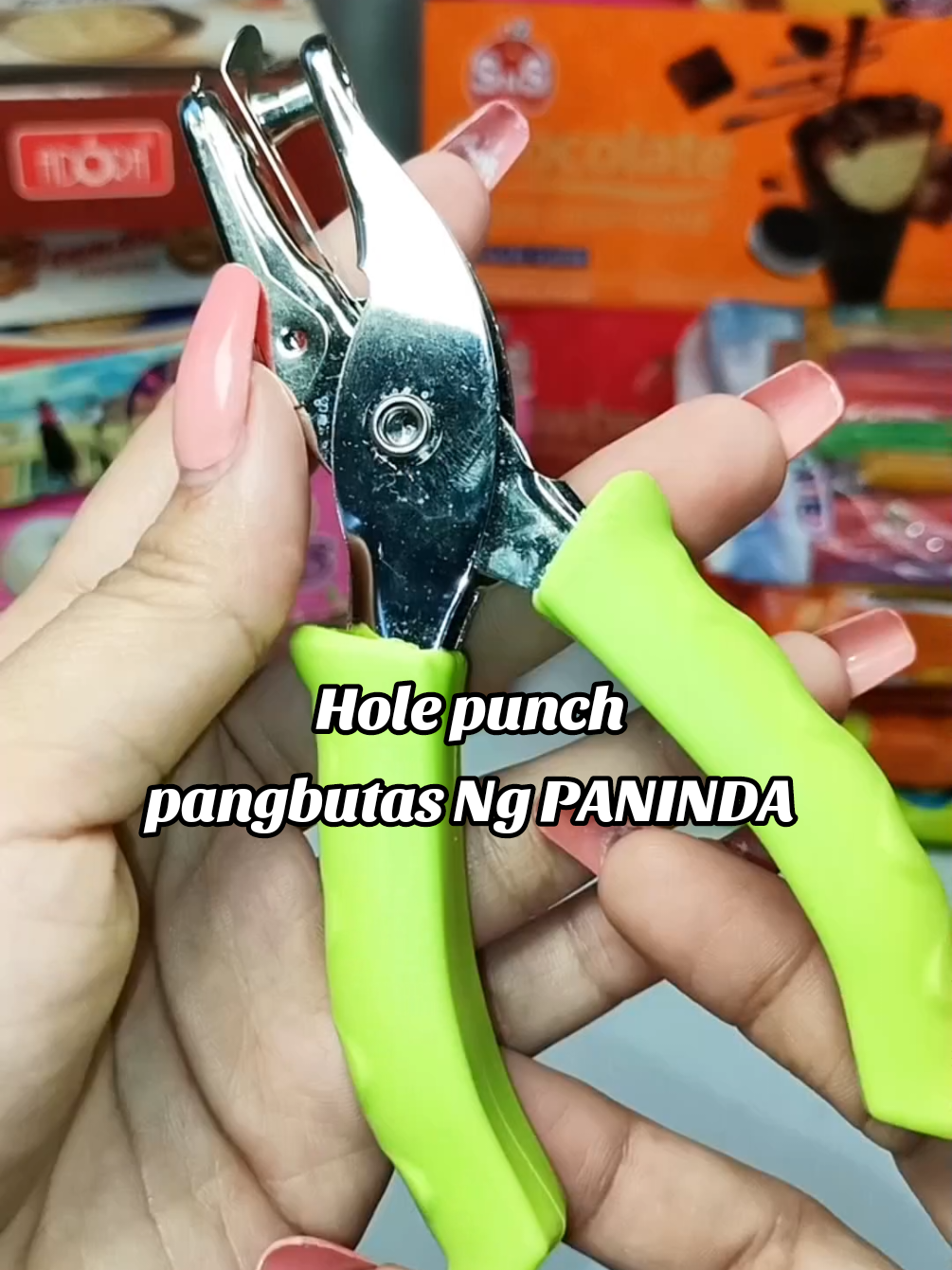 kung may tindahan ka need mo to !  #holepunch #musthave #sarisaristore #sarisaristoreowner #pangbutasngchichirya #fypシ゚viral #fypツ 