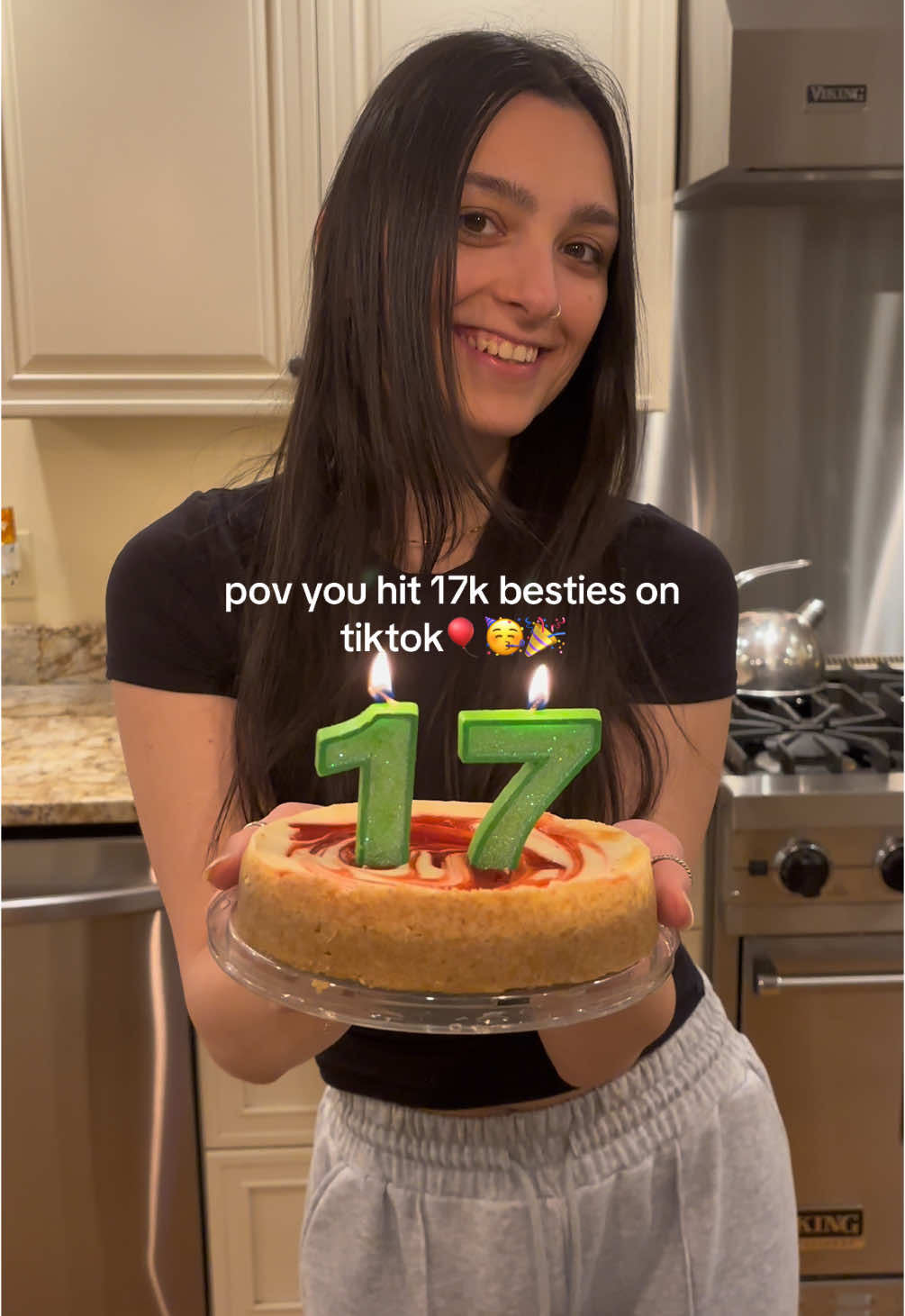I hit 17k!! I could not have made it this far without all of you!!! I love you all sm😭😭❤️ #fyp #foryou #foryoupage #fy #celebrate #17k #milestone #tiktok #besties #tok #cake #cheesecake #celebration