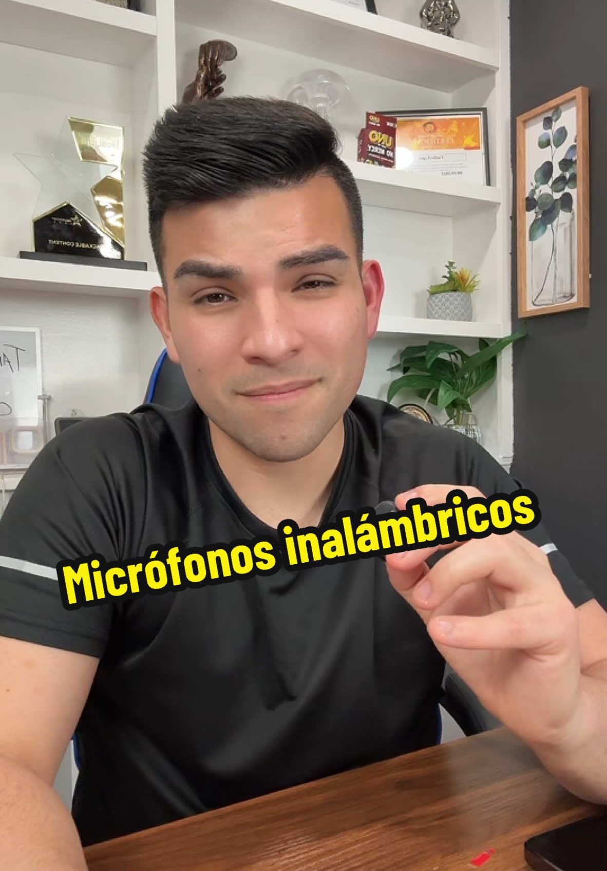 Aquí les tengo la que podría ser la mejor recomendación si tú quieres comenzar a crear contenido y son esto micrófonos inalámbricos con cancelación de ruido #microfonos #microfonosinalambricos #kukihomic #tiktokshop #tiktokshopfinds 