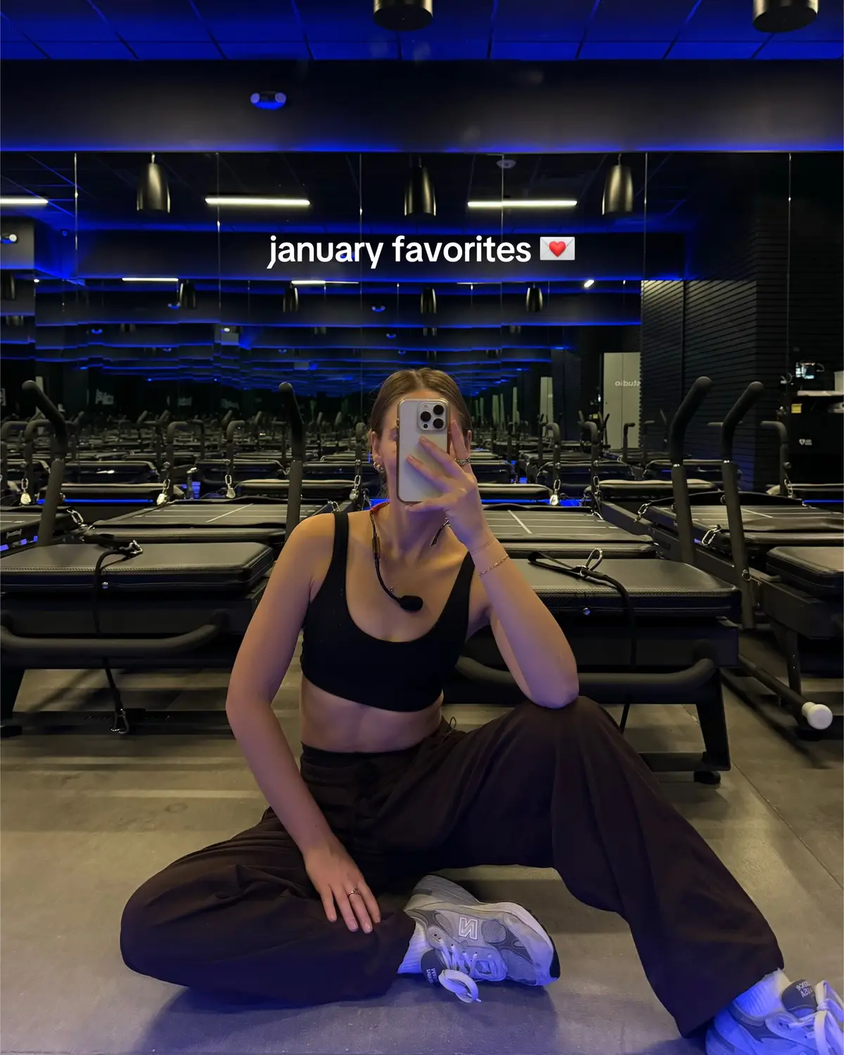 a little bit of wellness, a little bit of good food, and a whole lot of good vibes #favorites #januarydump #healthandwellness #fitnessgirls #fitnessinfluencer #balancedlifestyle #8020rule #lifestylecreator 