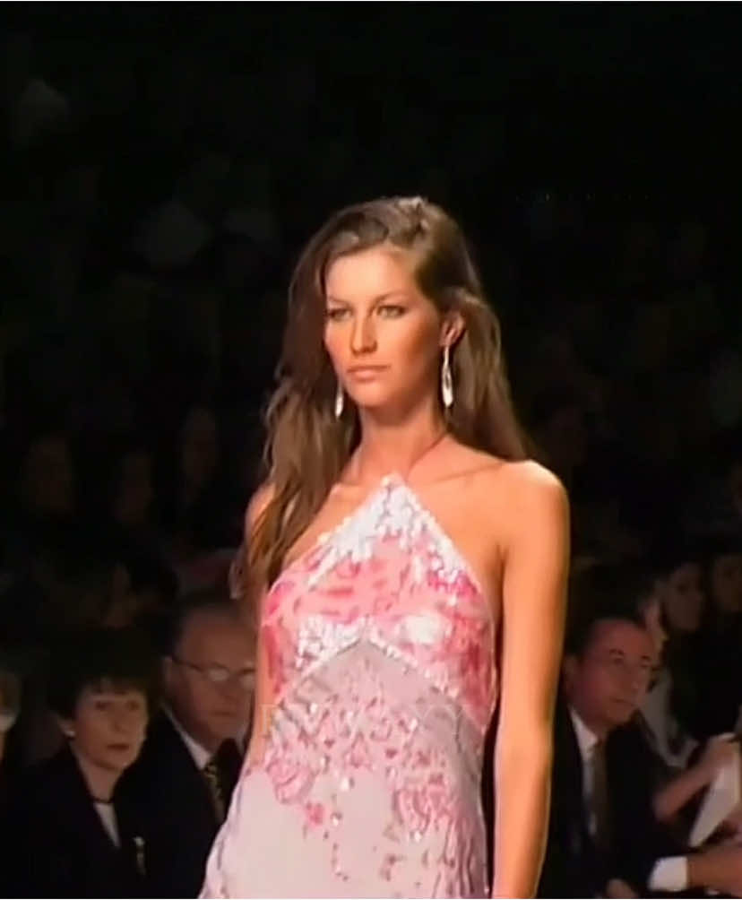 #giselebundchen at #badgleymischka spring summer 2000