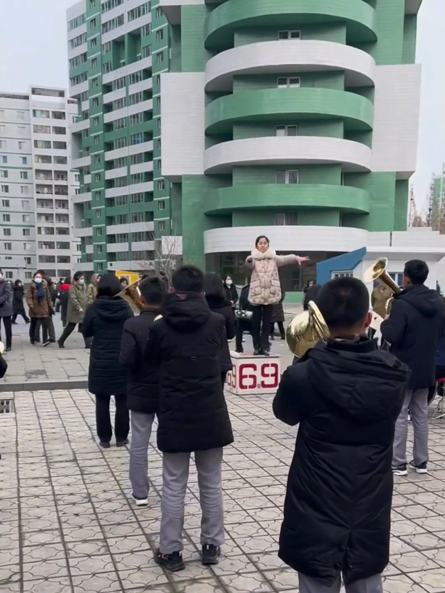 平壌の三興駅で偶然出会った学生バンド#北朝鮮 #金正恩 #留学生 #fyp