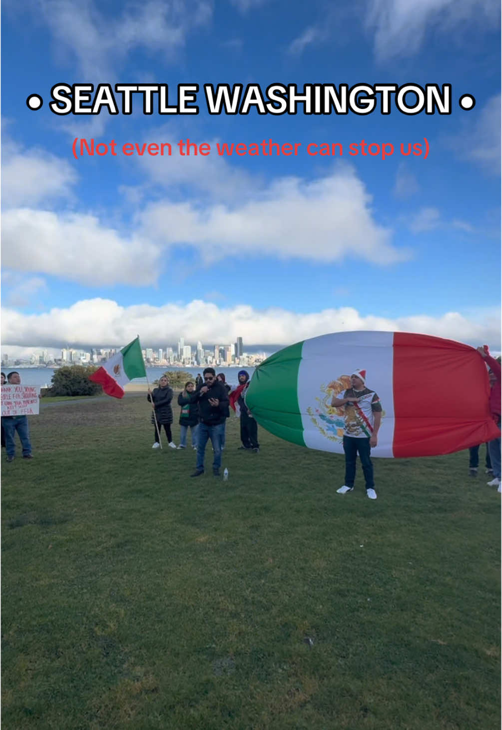 🇲🇽 🇺🇸 Unidos  #seattlewa #washington #protest #cutewinterboots #mexico 