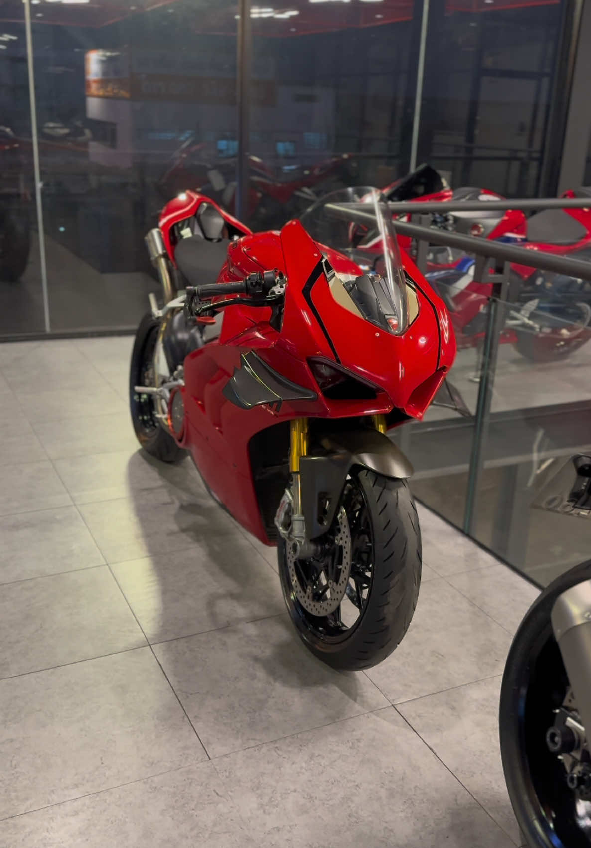 Ducati Panigale V4S ปี2019 🔥สดเพียง 689,000 เท่านั้น🔥 รถใหม่สปอร์ตสุดคูล ชุดแฟริ่งแต่ง V4R ชิวหน้าแต่ง อุดกระจกพร้อมไฟเลี้ยว วิงเล็ท กันสบัดไฟฟ้า Ohlins โช๊คหน้าหลังไฟฟ้า ครอบคลัชต์ใส ท่อ Akrapovic ออกคู่ พร้อมซิ่งแล้ววันนี้ 🌟เครดิตดีออกรถ 0 บ ผ่อนเพียง 16,9XX / 60 งวด🌟 📍ดูรถกรุงเทพร่มเกล้า รายละเอียดเพิ่มเติม 📲091-741-5417 ปอนด์ ✅บ้านเขียว: pounpipat21 #Ducati #DucatiThailand #DucatiPanigale #DucatiLenovo #DucatiCorse #DucatiV4S #V4 #V4R #V4S #Panigale #Bigbike #Superbike #เฮียตี๋จัดให้ #เซลล์ปอนด์ทีเอสบิ๊กไบค์