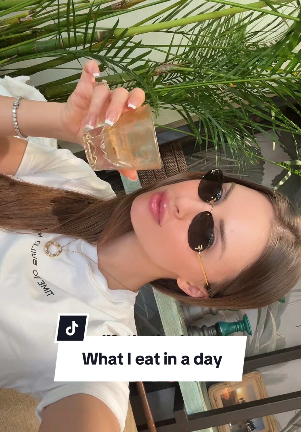 What I eat in a day living in Dubai 🇦🇪☕️🍳🫐🍓 #whatieatinaday #food 