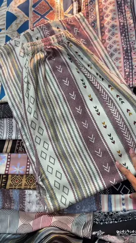 Yang aku spill namanya motif creamy tribal ya shayy#celanahommywanita #kallyoutfit #kulot #celanarayon #setelanwanita #rayon 