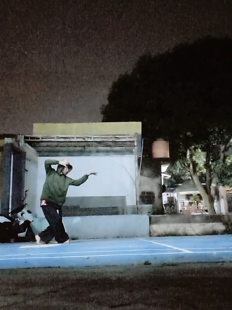 pencak silat adalah warisan budaya,yang harus kita lestarikan agar tidak hilang,maka dari itu kita sebagai penerus kita harus mencontohkan apa yang didebut pencak silat,agar tidak disalah gunakan oleh oknum