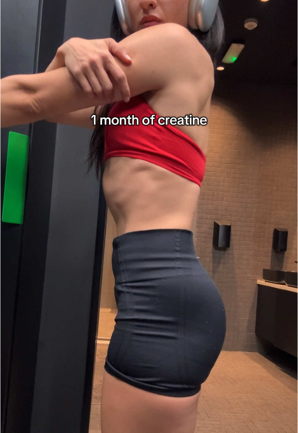 1 month of creatine, 2 weeks of eating more for the bulk and changed my program. I’ve been really hesitant to start the bulk because as an ex overweight girl I have this fear to gain back belly fat. But I’m pretty confident in my knowledge and how I handle things and I control the whole process so if I ever notice that it’s getting out of my control I will take the necessary steps :) I always tell you guys creatine is really not overrated, just go search for evidence on researchgate and you will find a study that gives how much extra kg of muscle participants of one study gained with creatine vs without creatine. That was eye opening to me. If you use it to your advantage and actually eat protein workout to failure it will boost your results in a drastic way. And before you start finding excuses to this transformation both shorts are from the same collection balance V3 it’s just a different color. You can also notice that my back is more defined as well. Fits from @AYBL code fitzye 🫶 #fyp #foryou  #GymTok #FitTok #glutes #gluteprogress #beforeafter 