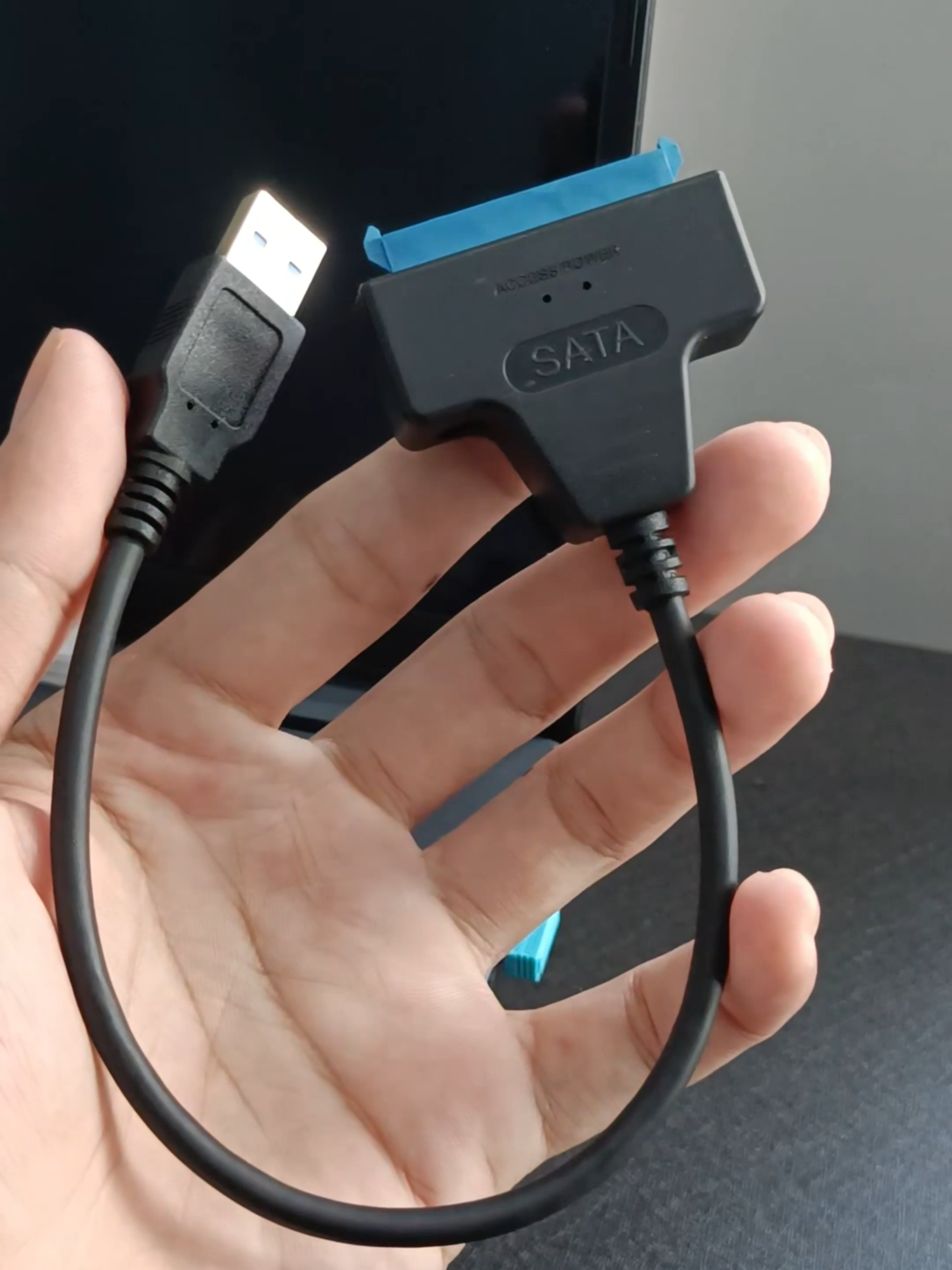 Kailangan mo bang gamitin ang external hard drive sa laptop o PC? Ang External SATA to USB Adapter ang solusyon. Isaksak lang, ikonek sa USB, at agad ma access ang mga file mo. Walang hassle, mabilis, at madaling gamitin. #SATAtoUSB #ExternalHardDrive #datatransfer #techessentials