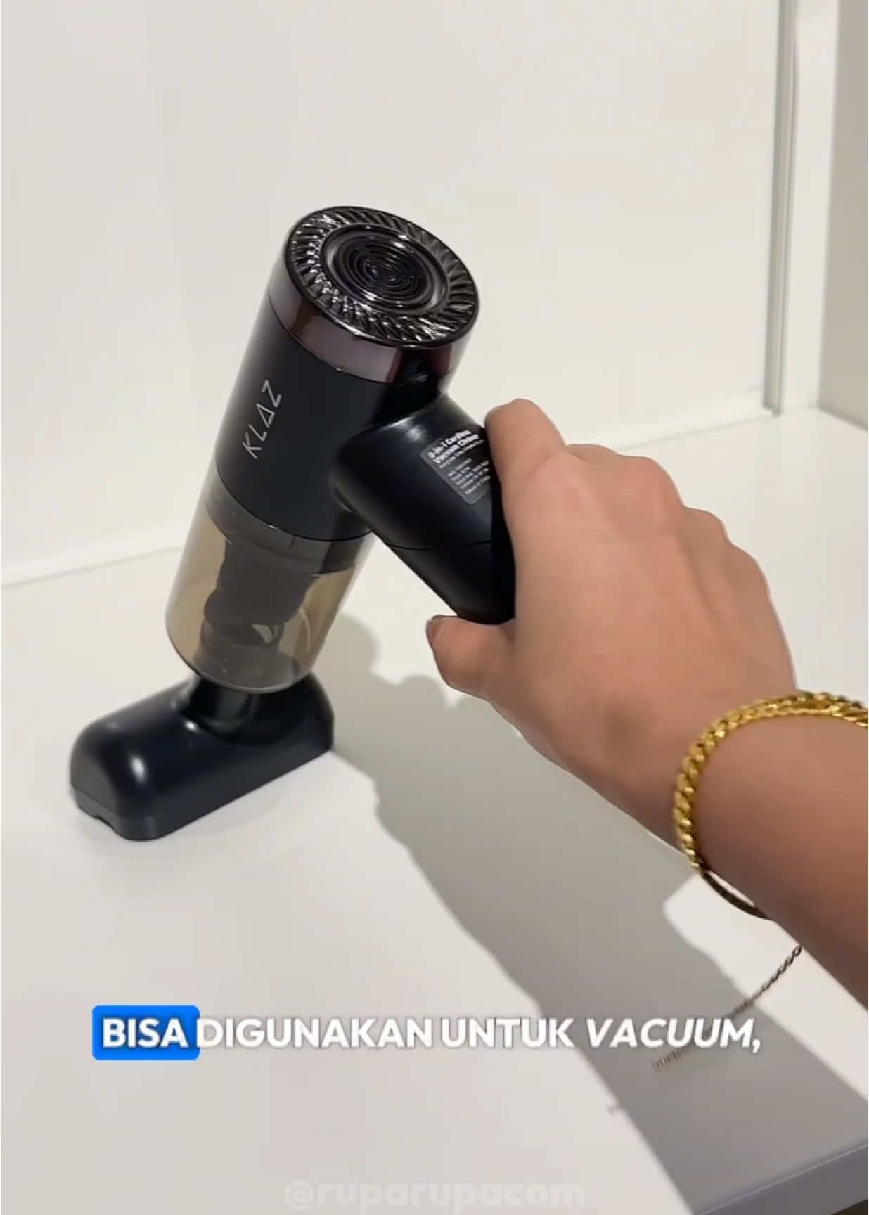 KLAZ Vacuum Cleaner ini multifungsi dan praktis dibawa kemanapun, lho!✨  Tunggu apalagi? Langsung aja check out di 10602662 ya!🧡💙 #ruparupa #ruparupacom #BikinBeres #VakumMultifungsi #VacuumCleaner #Vacuum3in1 #BeliVakum #foryou #fyp 