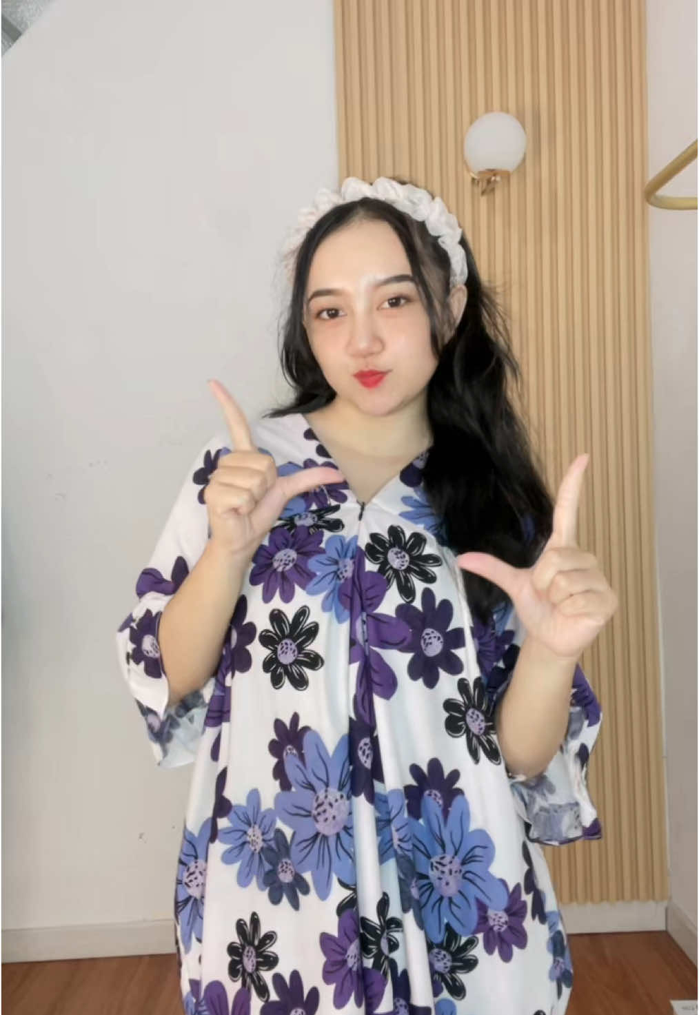 Daster delia violet cakep bangett, bumil busui aman yah gausah khawatirrr🥰 #belilokal #pecintadaster #dasterrayon #dasterbusui #bisnisonline #wibgajian #jelajahgajian #joinlive 