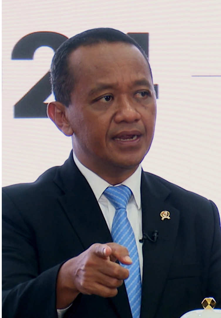 Menteri ESDM Bahlil Lahadalia menjamin tidak ada kelangkaan gas elpiji 3 Kilogram. Namun hal ini bertolak belakang dengan keadaan yang terjadi ditengah masyarakat saat ini. Apakah ditempat kalian gas 3 kilogram langka? .. #gaslangka #gaselpiji3kg #langka #bahlillahadalia #okegas #fyp #fyppppppppppppppppppppppp 