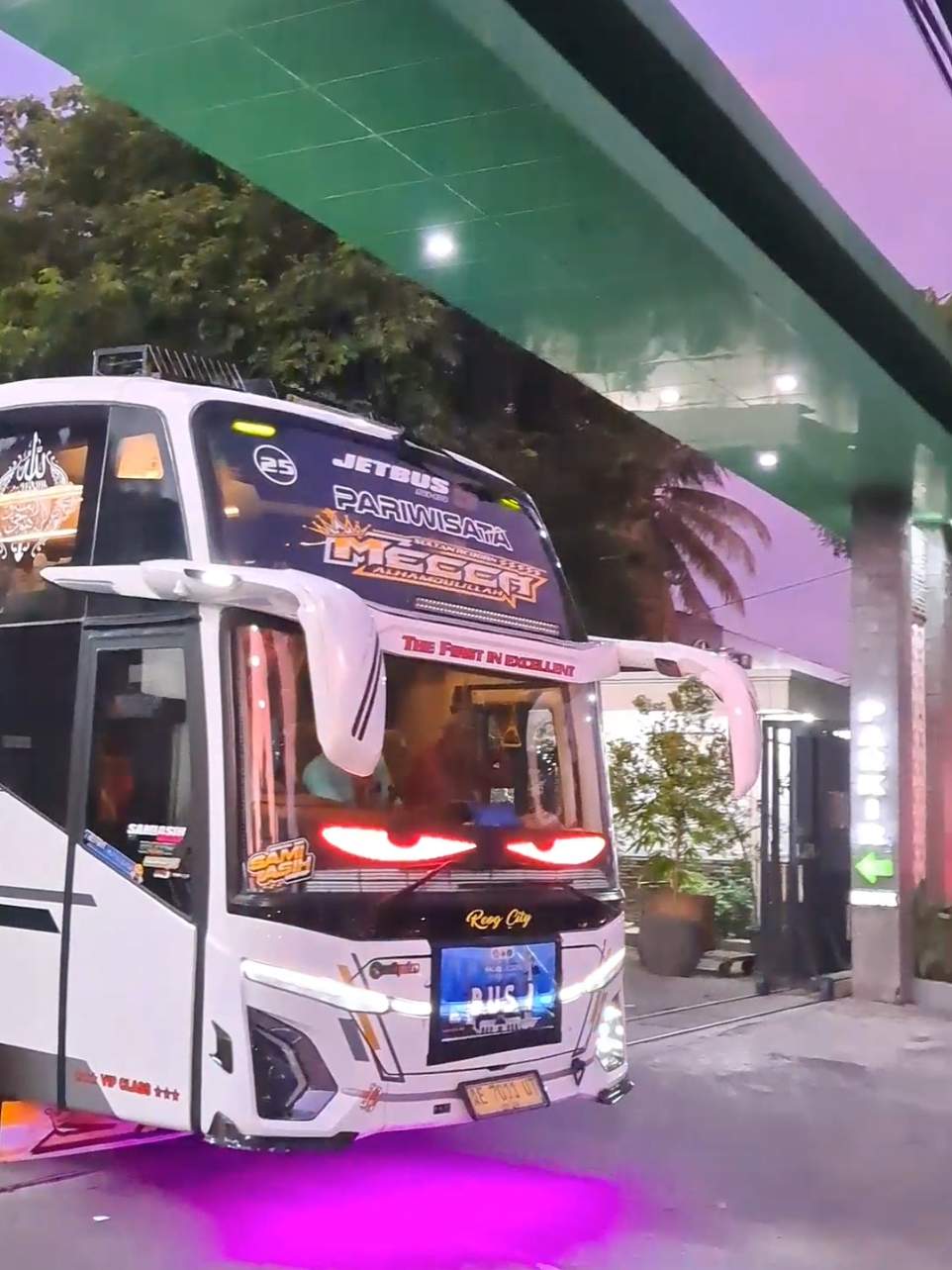 Basuri Lelaki Cadangan Bus Mecca #busmecca  #nttstransmecca  #meccanttstrans  #nttstrans  #nttstransport  #nttstransponorogo  #telolet  #basuri  #buscomunity  #fyp  #fypシ゚  #viral  #masukberanda  #fouryoupage  @tonikecilpart2  @sedulur.mecca 