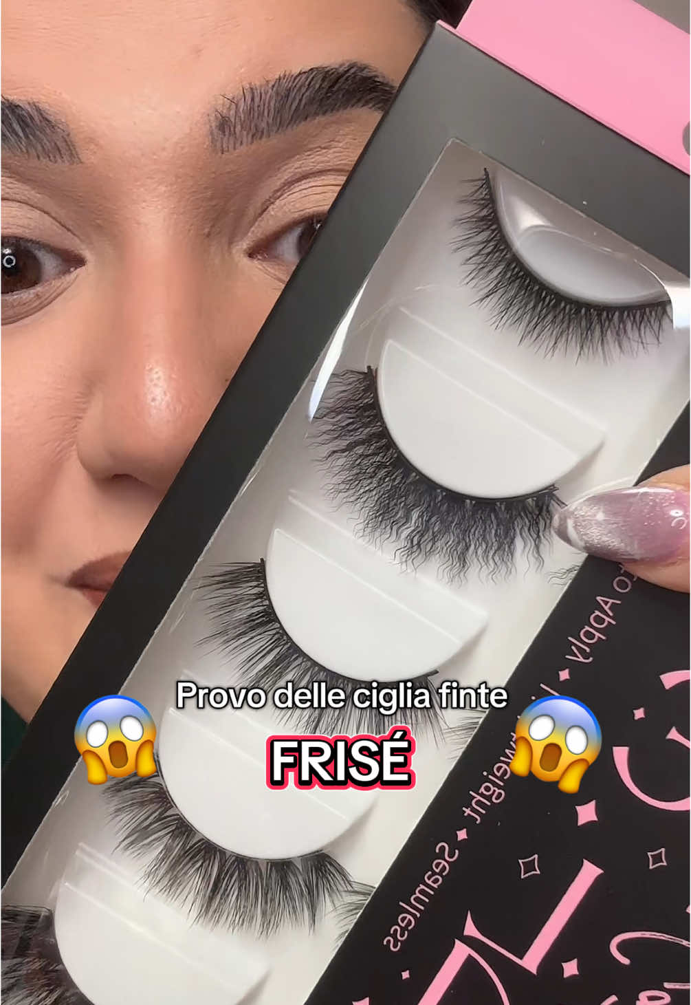 Provo delle ciglia finte frisé 😱 1g:marikapergolesi  @JessupBeauty 