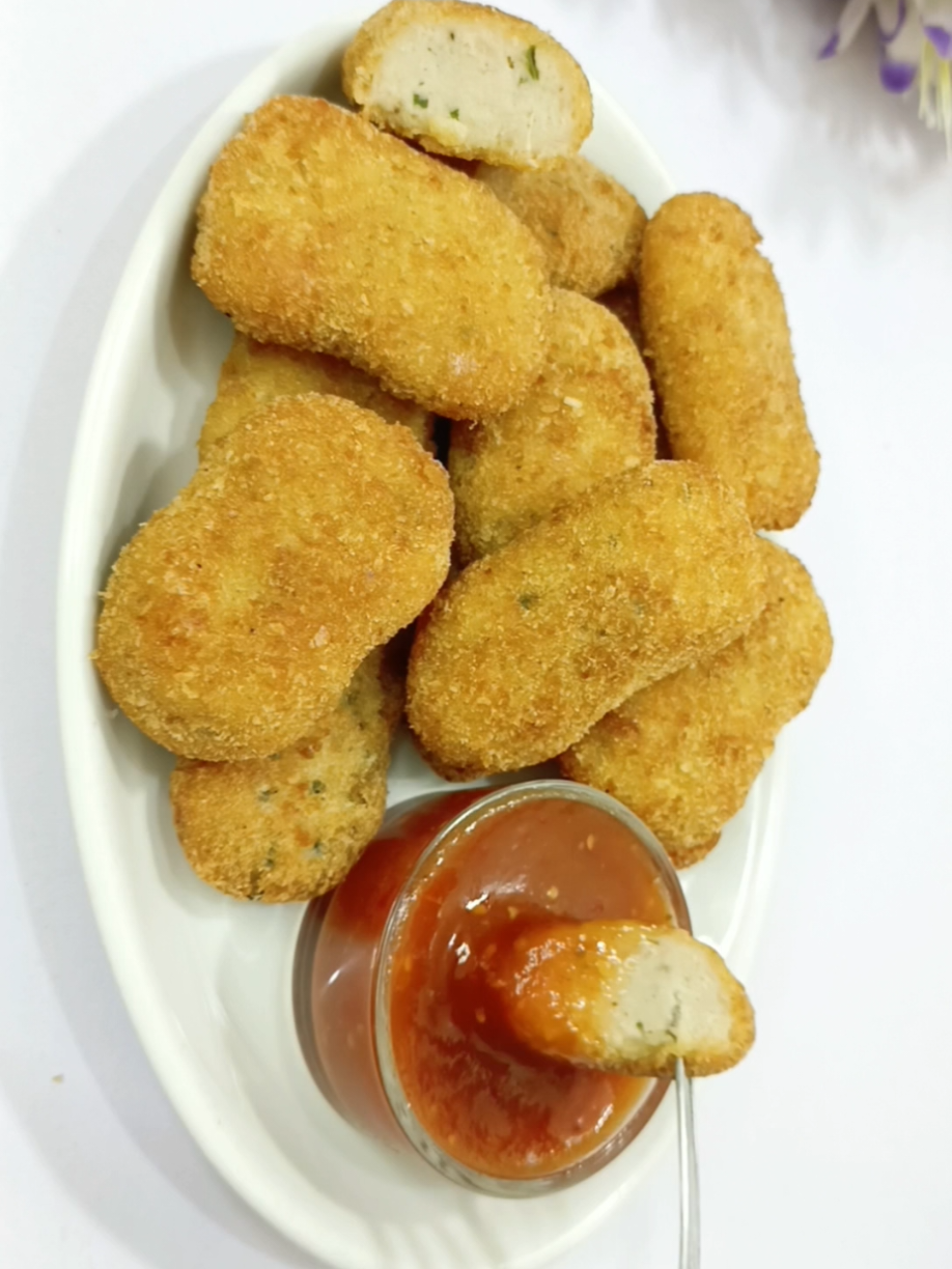 Hary Bhary Chicken Nuggets Recipe 🥰 Subscribe my YouTube channel and Follow me on Instagram #chockenniggets #harybharynuggets #niggetsrecipes #tiktoknuggetsrecipes #recipes #viralrecipes #viralrecipes #tiktokrecipes #tiktokreels #viralreels #tiktokchickennuggets 