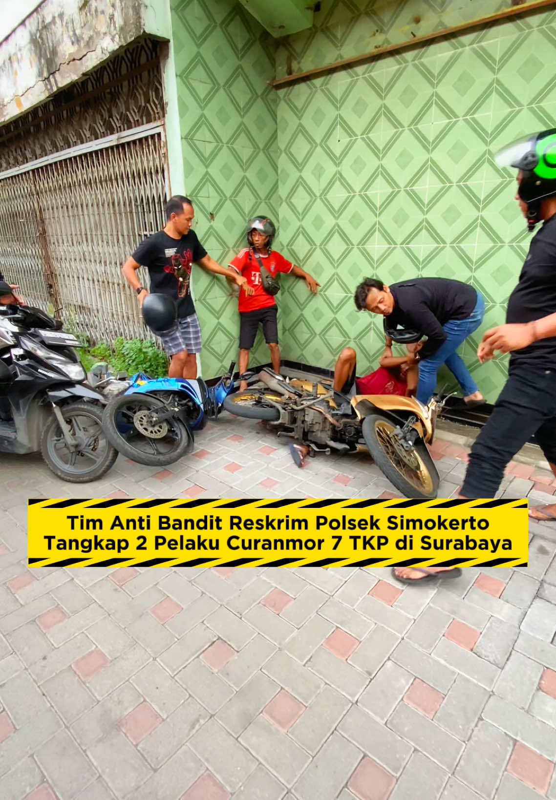 KAMI TERUS BERGERAK TINDAK TEGAS PELAKU CURANMOR‼️🔥👊🏼 Segera Berhenti atau Kami yang Hentikan dan Kita Masukkan Ke Sel Hotel Prodeo👌😉 . #curanmor #malingmotor #infosurabaya #surabayahits #polseksimokerto #polrestabessurabaya #beritasurabaya 