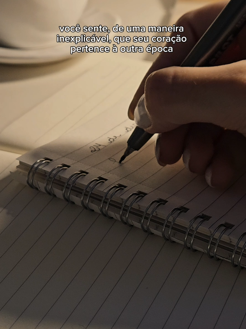 o mundo atual que me perdoe mas meu coração é antigo ✨️