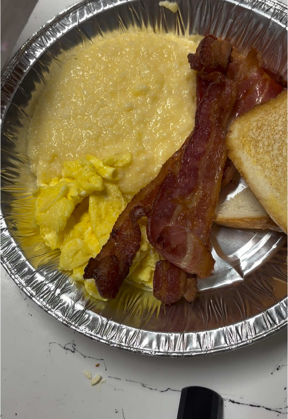 Breakfast for 1😋 #creatorsearchinsights #breakfast #fypツ #grits #viralvideo #BlackTikTok 