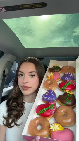 Krispy Kreme Valentines Day Donut Mukbang 🍩🩷 #krispykreme #krispykremedonuts #donuts #ValentinesDay #mukbang #mukbangeatingshow #americanmukbang #fyp #eatingshow #eatwithme #eatingsoundsasmr #asmr #asmrfood #food #Foodie 