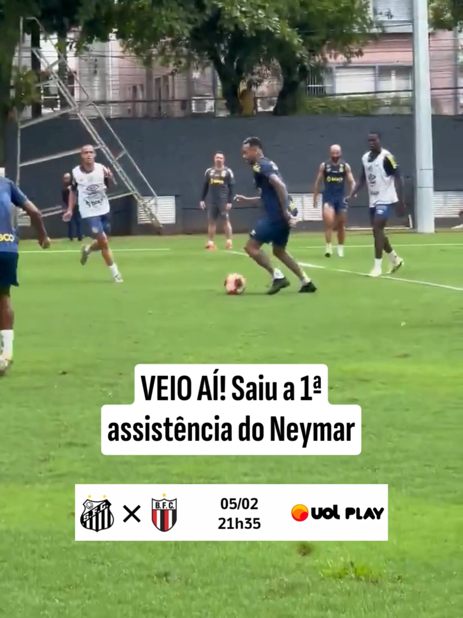 PRIMEIRA ASSISTÊNCIA ☑️ Neymar começou muito bem seu primeiro dia de treino pelo Santos, hein! A primeira assistência do craque já terminou em gol 🤩 Agora é segurar a ansiedade pra ver isso acontecendo no jogo pra valer, né? 🎥 @santosfc Patrocínio: @sicredi e @bydautobrasil #UOLEsporte #Futebol #Santos #Paulistão #PaulistãoNoUOL #PréjogoNoUOL