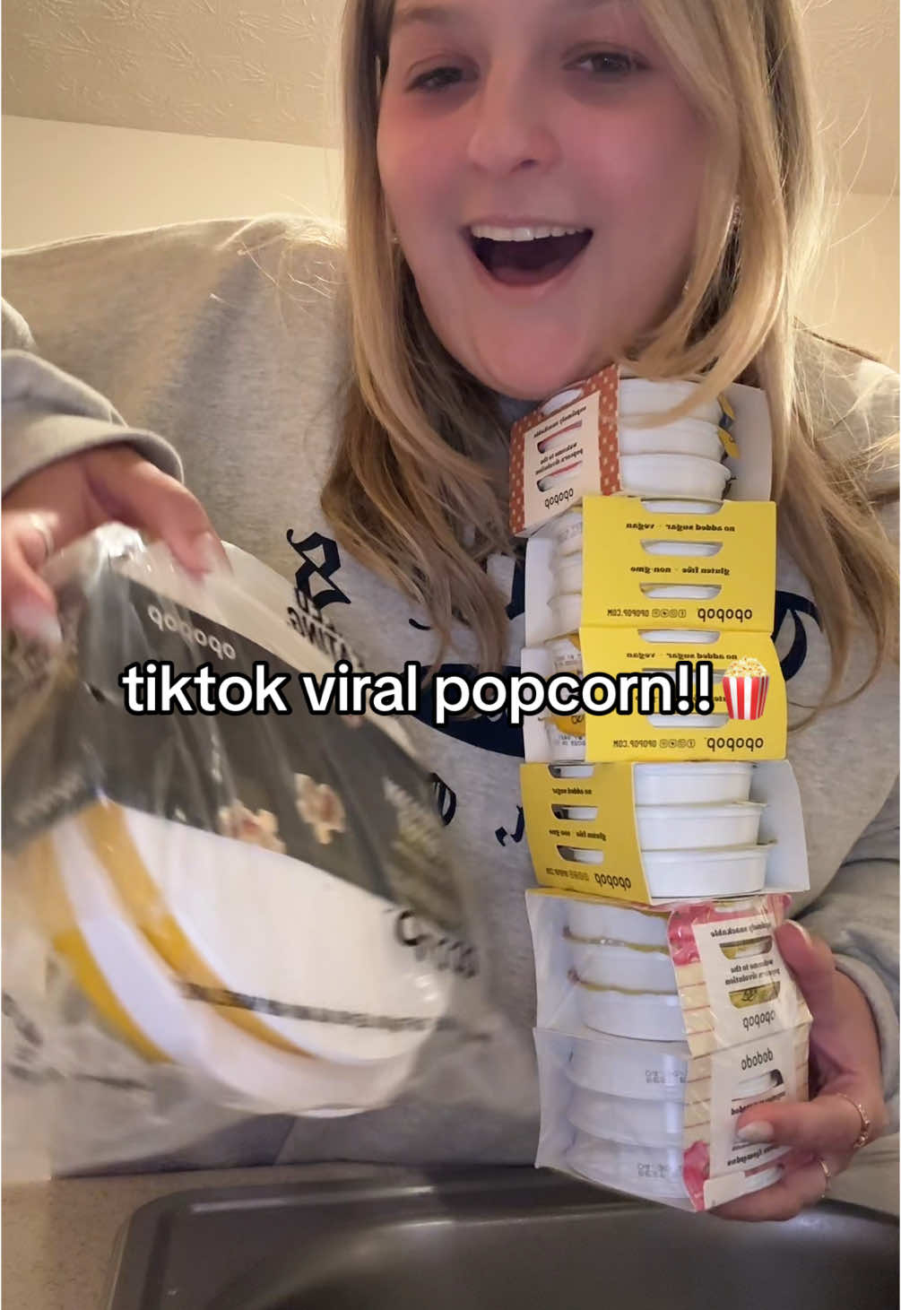 i’m laughing at myself 🫠💖 @Opopop Popcorn #opopop #popcorn #latenightsnack #cookwithme #funny #college #snack #fyp 
