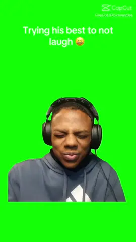 Trying his best not to laugh 😹 #ishowspeedclipz #ishowspeedrage #ishowmeatisnotfunny #ishowspeedlive #ishowspeedyt #ishowspeededit 