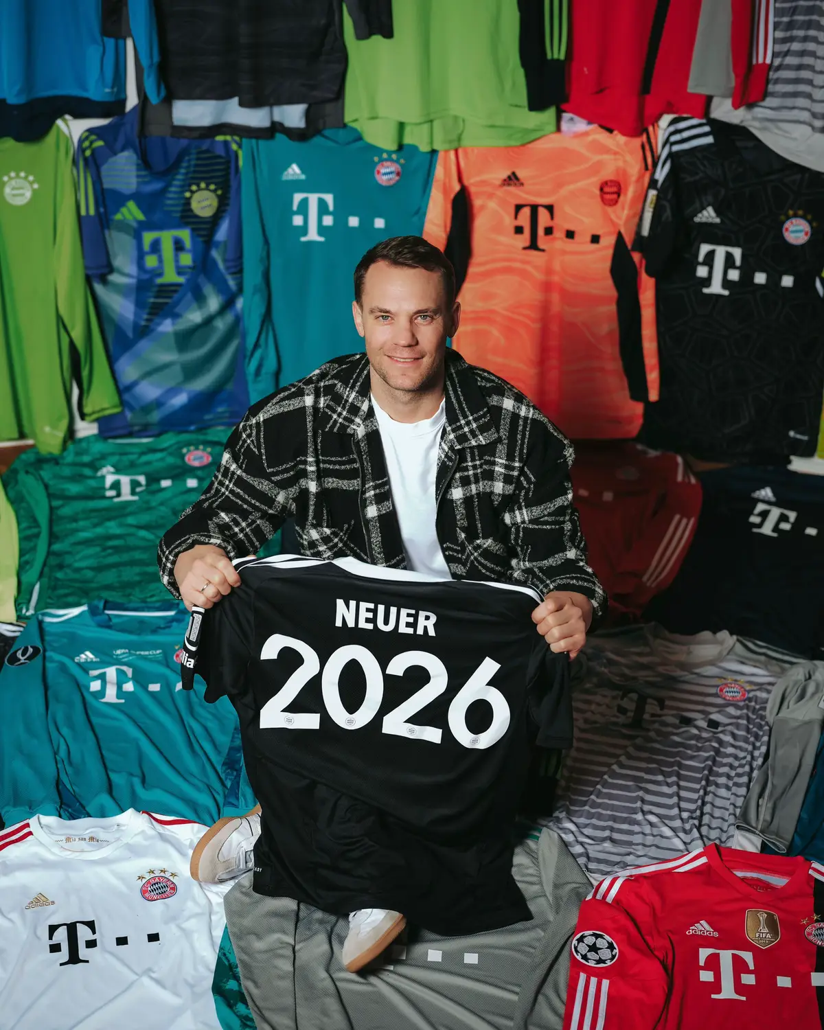 I am very happy to be with FC Bayern for another year. This club is special for me – I'm still really motivated and enjoy playing football. It feels very good right now, we have ambitious goals! #neuer2026 @FC Bayern @Bundesliga 