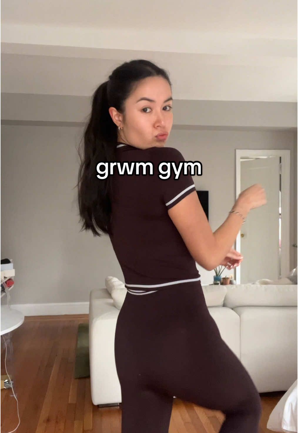 loveeee this new set 🤎☕️ #grwmgym #afternoonroutine #hypemyselfup #gymfit 