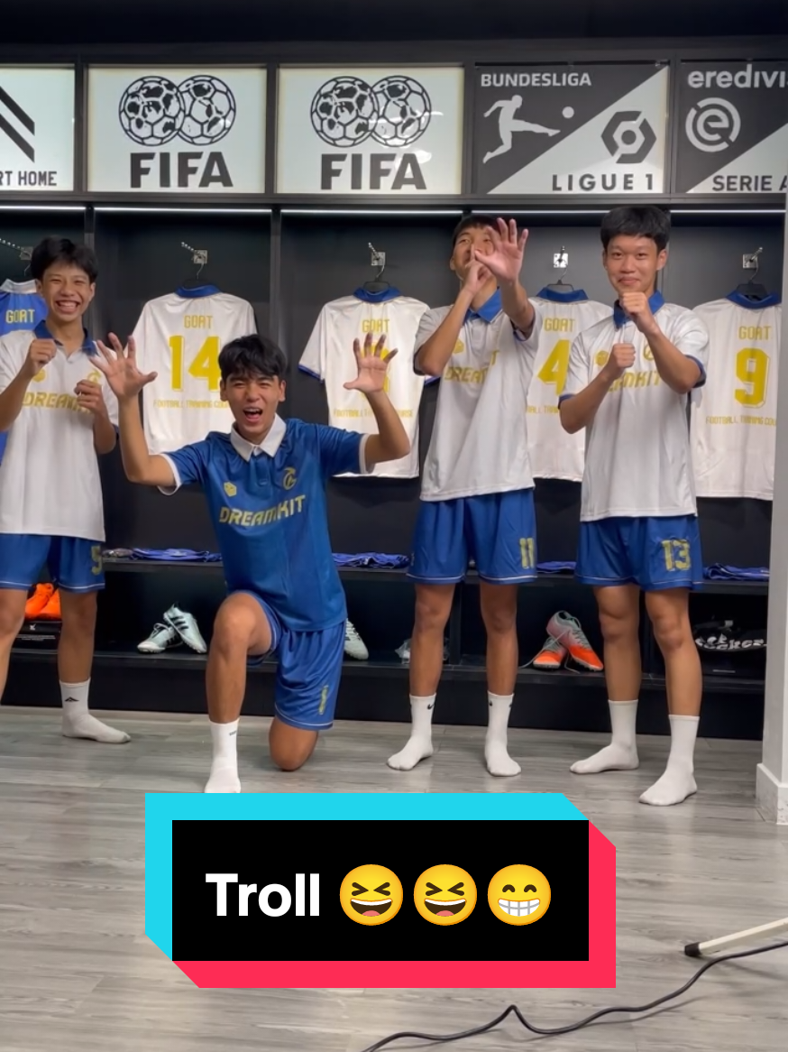 😆😆 #goat #xuhuong #trungtambongdacongdong #danang #dreamkit #viral #bongda #xhtiktok #football #fyp #troll 